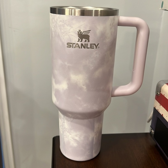 Used Stanley 40oz H2.0 Tumbler Wisteria Tie Dye - Picture 6 of 7